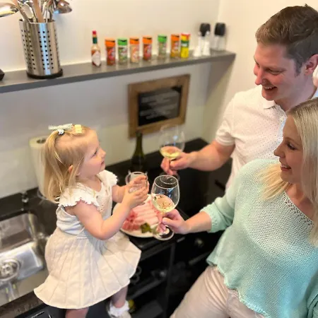 Spannort Family With Common Kitchen And Self Check-in 3*